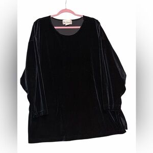 Bechamel Black Velvet Top